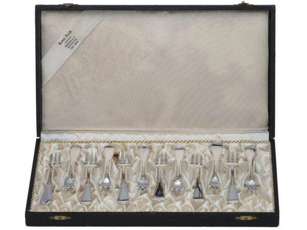 12 zilveren dubbelrond petitfourvorkjes 1925-1953