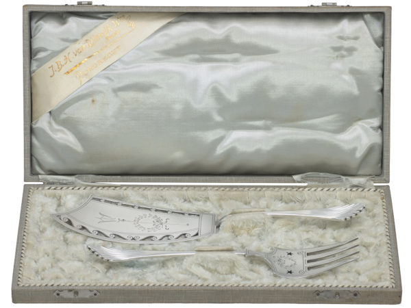 Zilveren visdiencouvert model waaier uit 1906