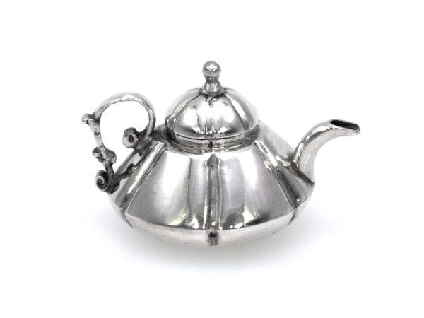 Zilveren miniatuur theepot 1718-1734