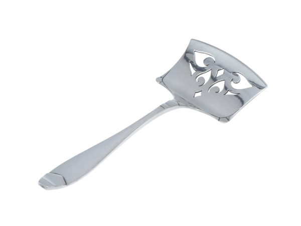 Zilveren sardineschepje met gehamerde steel 1924-1943