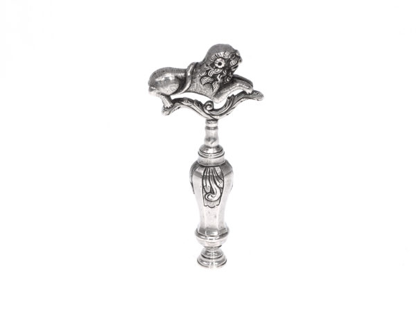 Zilveren kurkentrekker met leeuw 18e eeuw