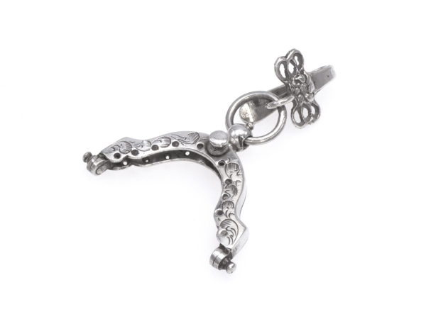 Zilveren miniatuur tasbeugel met tashaak 18e eeuw