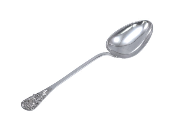 Zilveren brijlepel met bewerkte steel uit 1763 (Deventer)