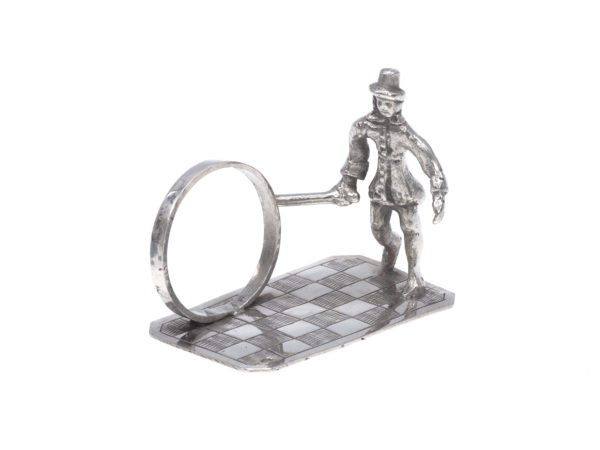 Zilveren miniatuur figuur met hoepel 1718-1768 (Harlingen)