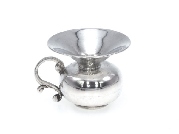 Zilveren miniatuur kwispedoor uit 1738