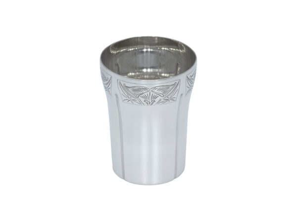 Zilveren Art Nouveau kinder/geboortebeker uit 1912