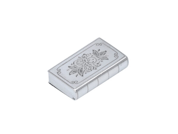 Zilveren boekvormig doosje met gravering uit 1865