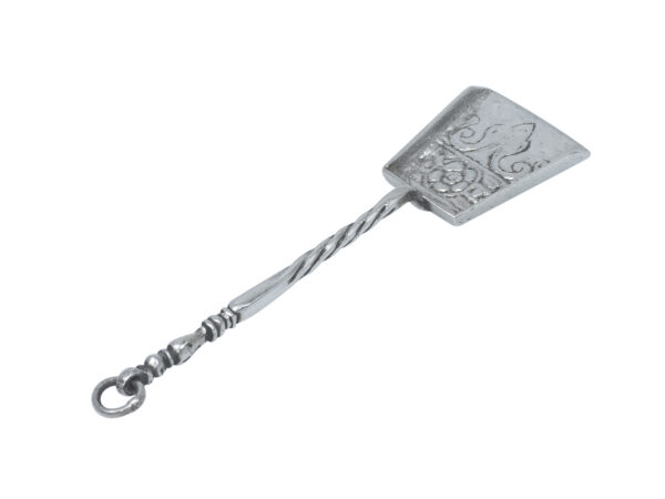 Zilveren miniatuur kolen/asschep 1642-1689