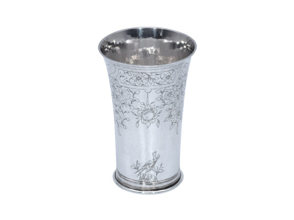Zilveren gegraveerde beker uit 1643 (Dordrecht)