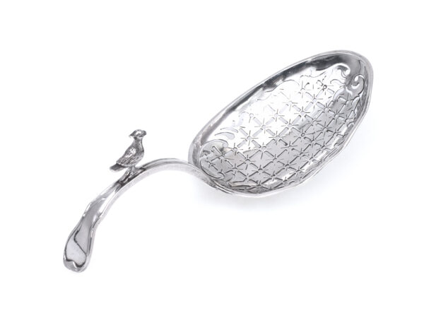 Zilveren strooilepel uit 1774 (Gent)