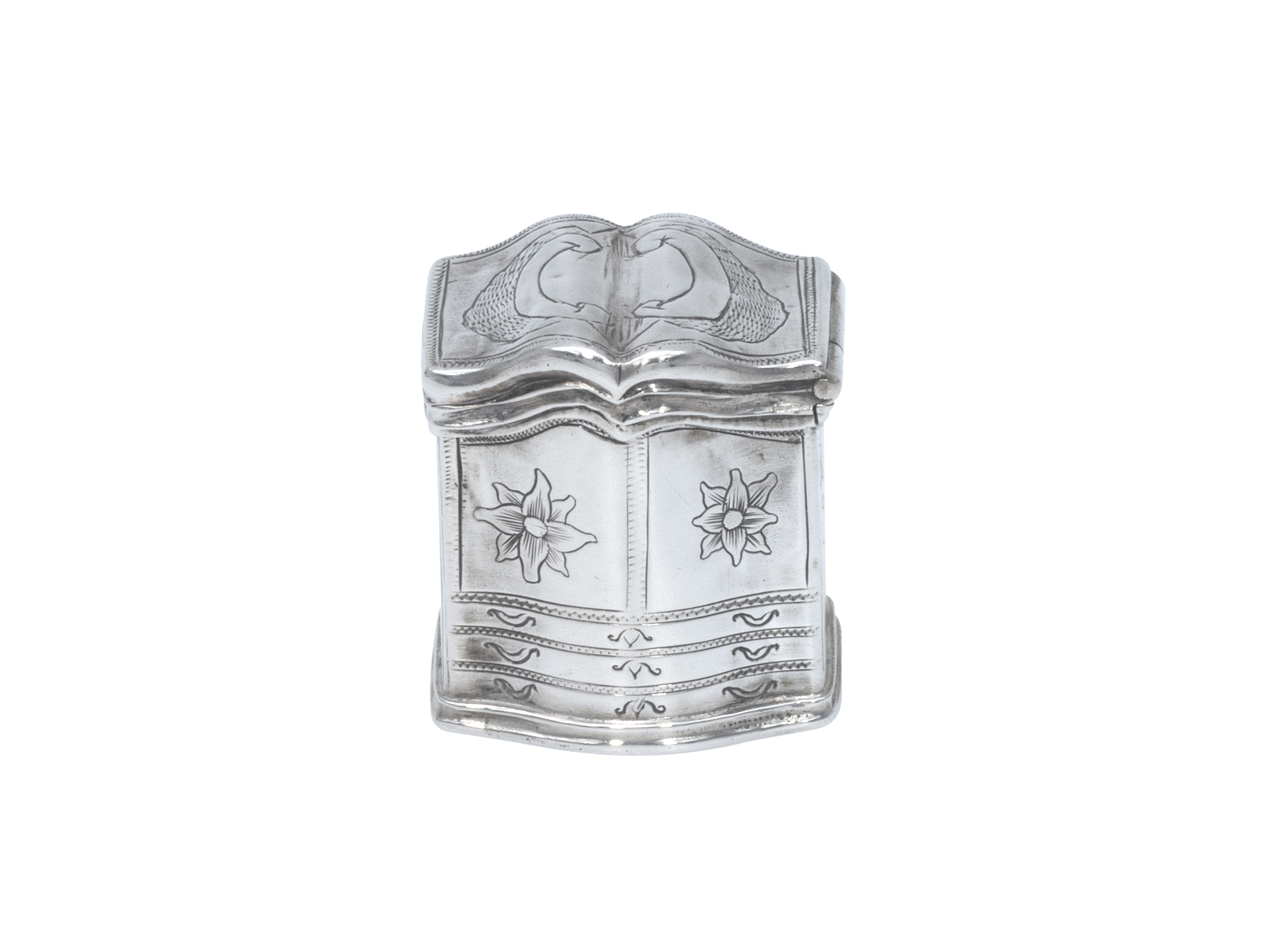 Zilveren loddereindoosje met gravering in de vorm van een kabinet uit 1795 (Middelburg)