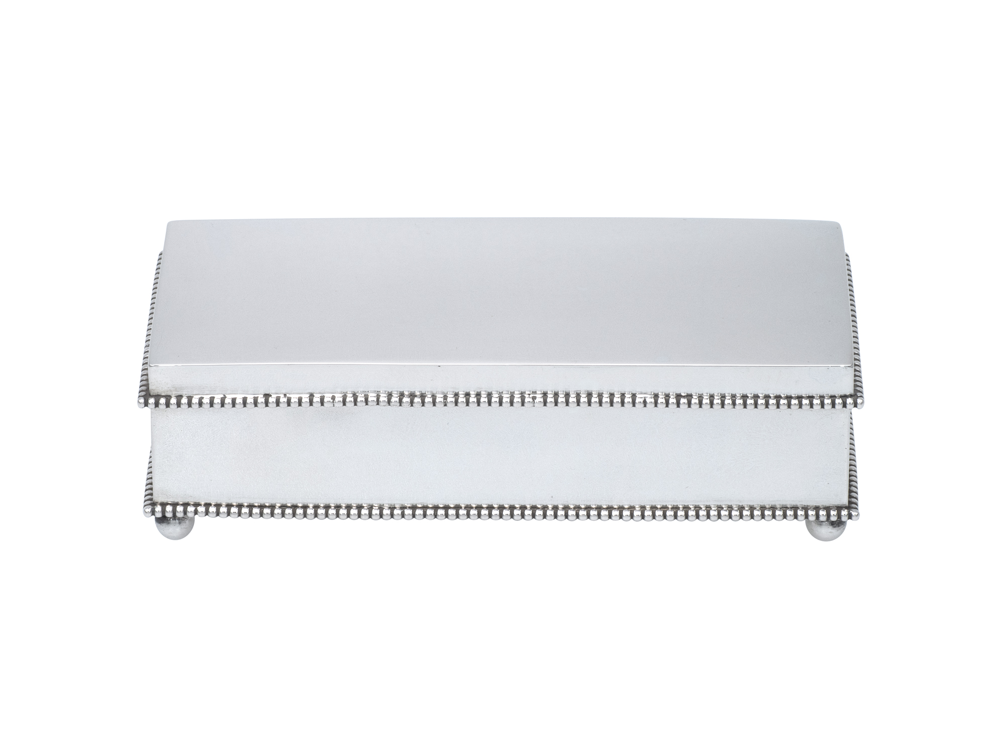 Zilveren lepeldoos met parelrand op bolpootjes uit 1917