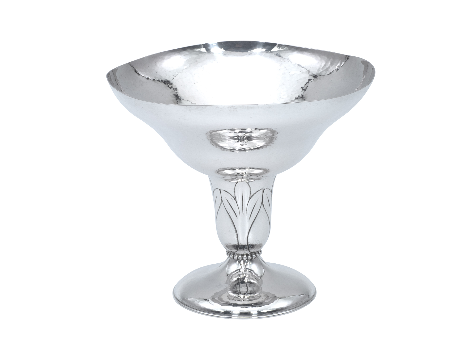 Zilveren gehamerde schaal